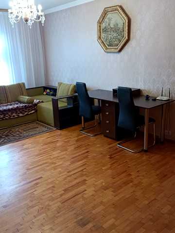 Ревуцького вул., 13