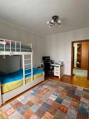 Драгоманова вул., 8