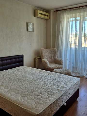 Лесі Українки бульв., 24