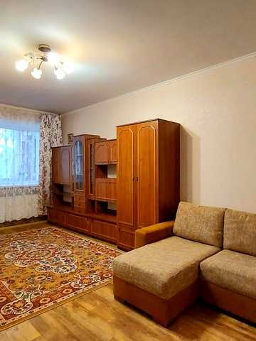 Пономарьова вул., 2/2