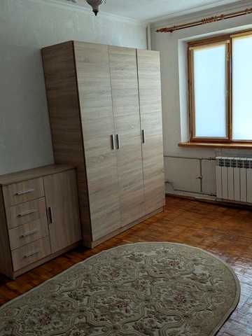 Райдужна вул., 18
