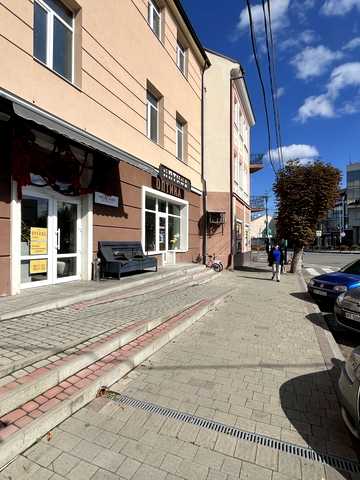 Гетьмана Мазепи вул., 12