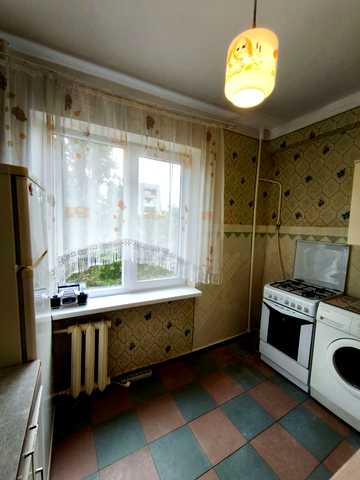 Академіка Корольова вул., 35