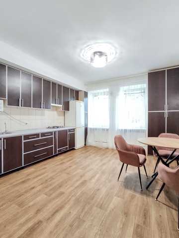 Залізнична вул., 35