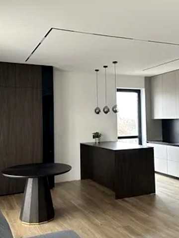 Героїв Крут вул., (Будинок)