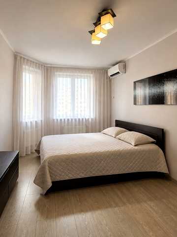Миру вул., 40