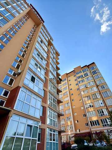 Рівненська вул., 12-Б