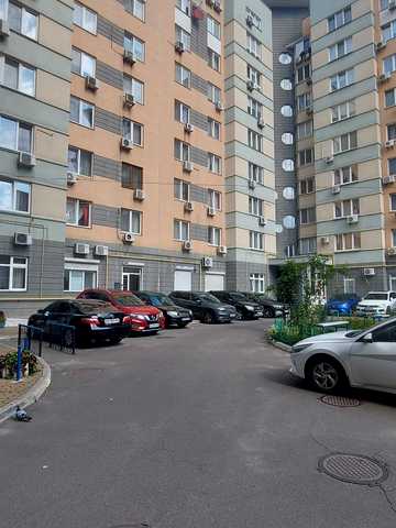 Раїси Окіпної вул., 8
