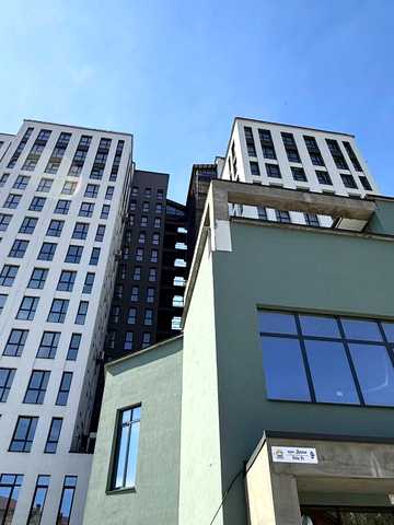 Доли вул., 9
