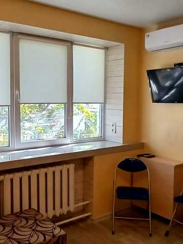 Захисників України вул. (1-го Травня), 7
