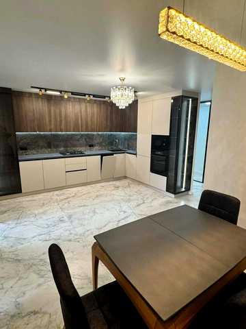 Злуки просп., 7