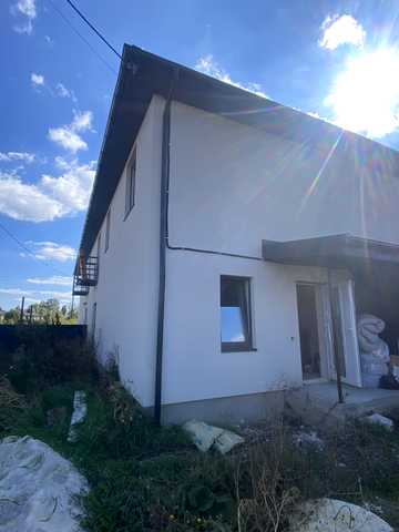 Прибережна вул., 5