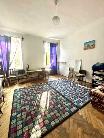 Івана Франка вул., 8