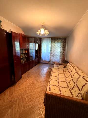 Героїв України вул. (Гагаріна), 8