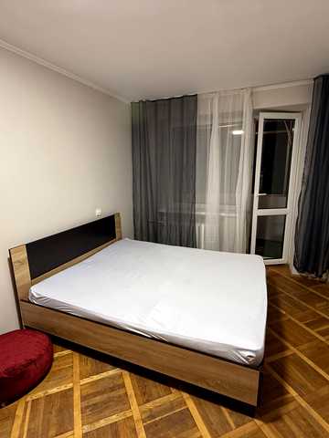 Олени Кульчицької вул., 12