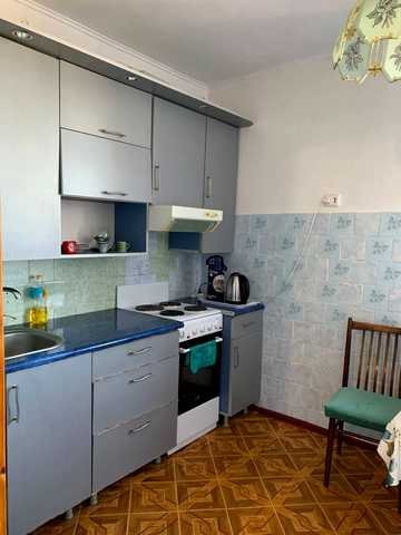 Колонтаївська вул., 8