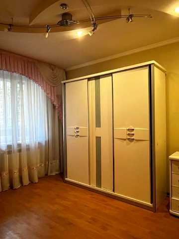 Лісового вул., 25
