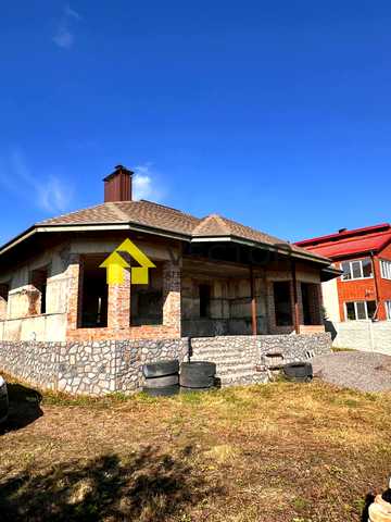 вул. Лесі Українки, 1