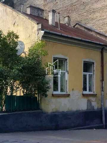 Листопадового Чину вул. ()