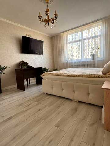 Микільсько-Слобідська вул., 15