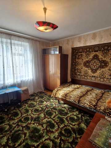 Євгена Чикаленка вул., 68б