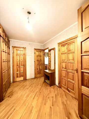 Драгоманова вул., 31