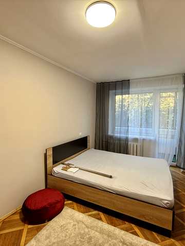 Олени Кульчицької вул., 12