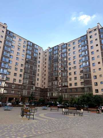 Олега Антонова вул. (Карла Маркса), 13в