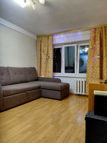 Ореста Левицького вул. (Академіка Курчатова), 4