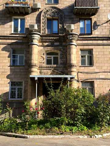 Кловський узвіз, 17