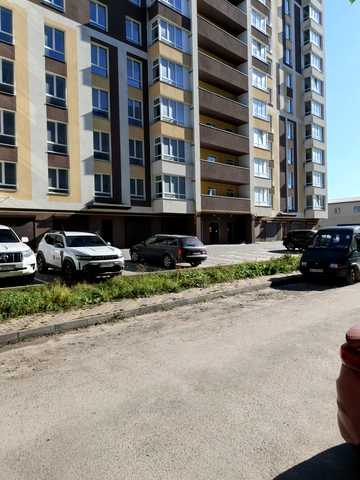 Героя України Дмитра Крамара вул., 14