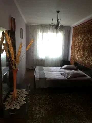 Гната Юри вул., 16