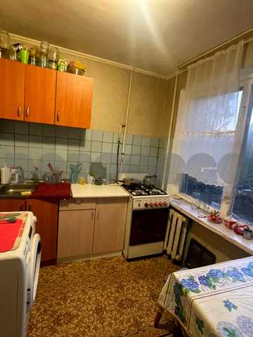 Леся Курбаса просп., 4