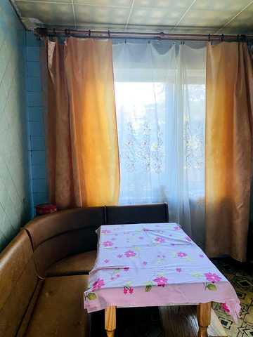 Героїв просп., 35