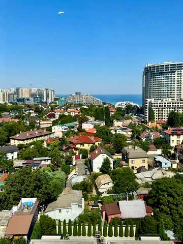 Літературна вул., 8