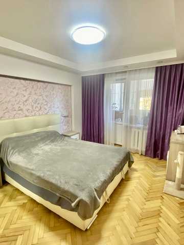Василя Доманицького вул. (Генерала Потапова), 8