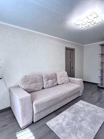Лялі Ратушної вул., 20
