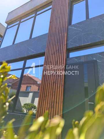 Юрія Коваленка вул., 7