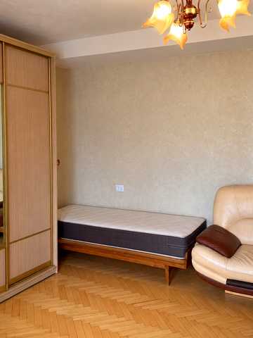 Русанівський бульв., 11