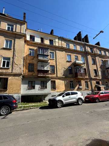 Донецька вул., 1