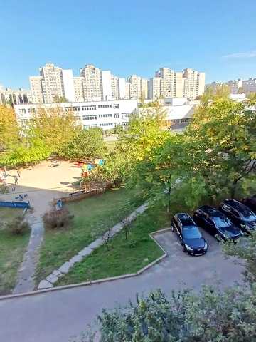 Ревуцького вул., 13