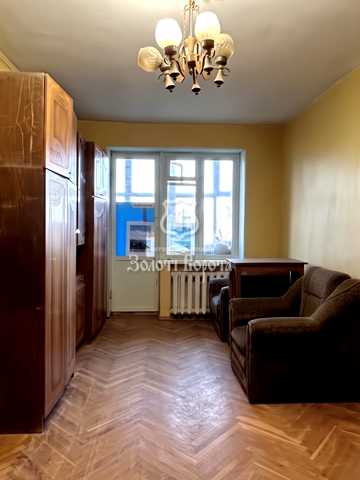 Будівельників вул., 5