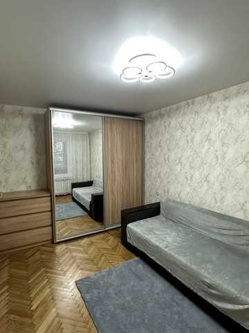 Червоної Калини просп. (Володимира Маяковського), 4-А