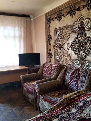 Максима Кривоноса вул., 11