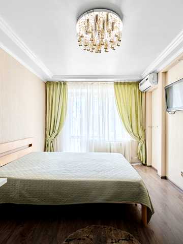 Валерія Лобановського просп. (Червонозоряний), 35