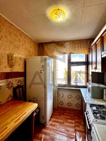 Космонавтів вул., 146-В