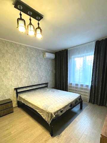 Гетьмана Петра Дорошенка вул. (Жовтнева), 56