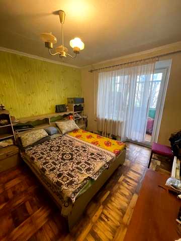 Юності вул., 26