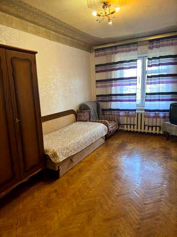 Європейська вул. (Жовтнева), 1
