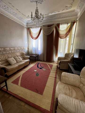 Торгова вул., 6